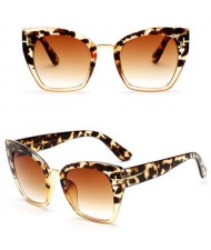 8 Colors Available Cat Eye Frame Leopard Prints Theme Star Fashion Sunglasses