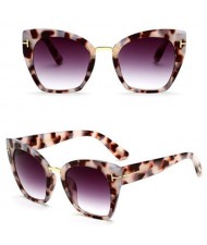 8 Colors Available Cat Eye Frame Leopard Prints Theme Star Fashion Sunglasses