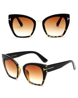 8 Colors Available Cat Eye Frame Leopard Prints Theme Star Fashion Sunglasses