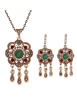 Graceful Vintage Hollow Flower with Tassel Design Costume Necklace and Earrings Set - Green