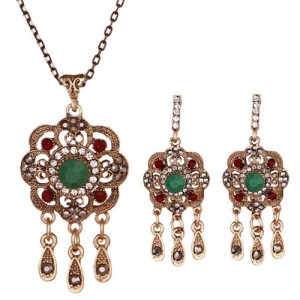 Graceful Vintage Hollow Flower with Tassel Design Costume Necklace and Earrings Set - Green