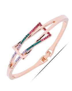 Rhinestone Inlaid Graceful Bowknot Design Alloy Bangle - Golden