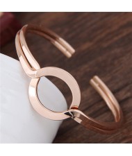 Simple Artistic High Fashion Alloy Bangle - Golden
