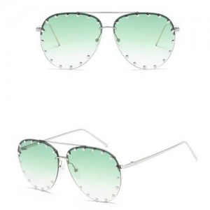 7 Colors Available Studs Decorated Frame Design Frog Eye Shape High Fashion Sunglasses