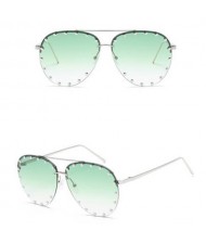 7 Colors Available Studs Decorated Frame Design Frog Eye Shape High Fashion Sunglasses