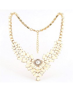 Resin Gems Embellished Young Fashion Statement Necklace - White