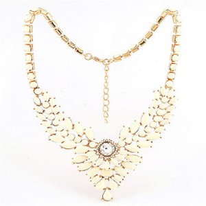 Resin Gems Embellished Young Fashion Statement Necklace - White