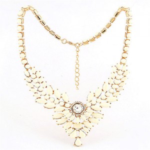 Resin Gems Embellished Young Fashion Statement Necklace - White
