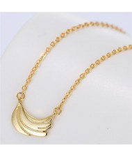 Elegant Alloy Feather Pendant Fashion Necklace - Golden