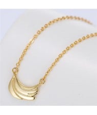 Elegant Alloy Feather Pendant Fashion Necklace - Golden