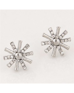 Rhinestone Embellished Shining Snowflake Design Fashion Earrings - Silver