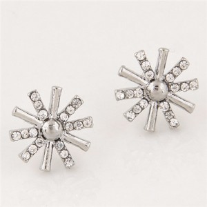 Rhinestone Embellished Shining Snowflake Design Fashion Earrings - Silver