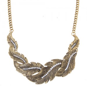 Rhinestone Inlaid Alloy Feather Pendant Costume Necklace - Golden