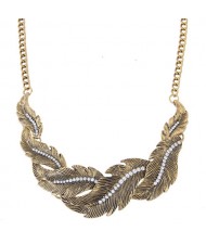 Rhinestone Inlaid Alloy Feather Pendant Costume Necklace - Golden