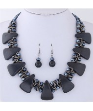 Turquiose and Crystal Combo Design Chunky Fashion Statement Necklace and Earrings Set - Black