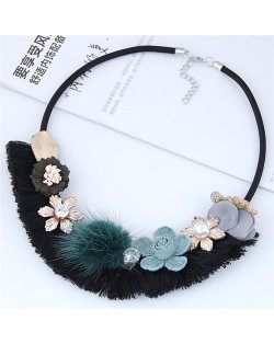 Assorted Flowers Decorated Cloth Fashion Necklace - Green