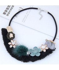Assorted Flowers Decorated Cloth Fashion Necklace - Green