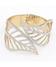 Gorgeous Hollow Leaves Bold Style Fashion Bangle - White