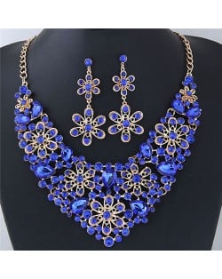Rhinestone Inlaid Hollow Flowers Cluster Fashion Necklace and Earrings Set - Blue