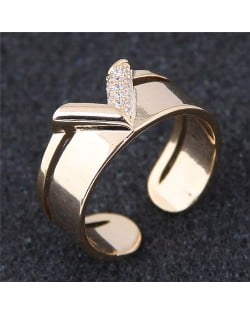 Cubic Zirconia Inlaid V Style Fashion Ring - Golden