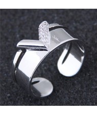 Cubic Zirconia Inlaid V Style Fashion Ring - Silver
