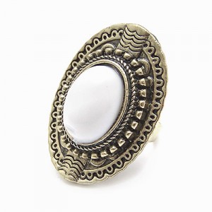 Resin Gem Embellished Vintage Queen Fashion Open-end Ring - White