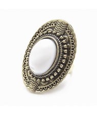 Resin Gem Embellished Vintage Queen Fashion Open-end Ring - White