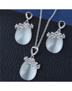 Sweet Flowers Decorated Opal Waterdrop Fashion Necklace and Earrings Set - Silver