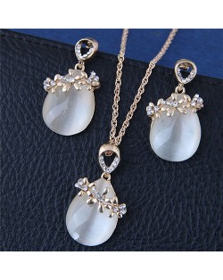 Sweet Flowers Decorated Opal Waterdrop Fashion Necklace and Earrings Set - Golden