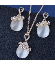 Sweet Flowers Decorated Opal Waterdrop Fashion Necklace and Earrings Set - Golden