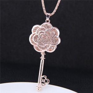 Rhinestone Inlaid Hollow Flower Design Key Pendant Golden Necklace