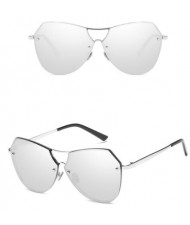 6 Colors Available Irregular Shape Frame Unisex High Fashion Sunglasses