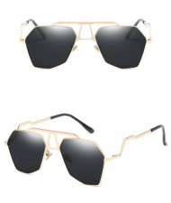 6 Colors Available Irregular Frame with Unique Design Legs Unisex High Fashion Sunglasses