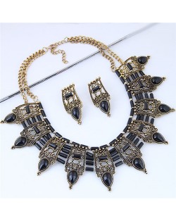 Turquoise Inlaid Vintage Hollow Folk Pattern Design Chunky Costume Necklace - Black