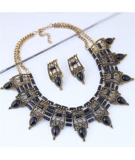 Turquoise Inlaid Vintage Hollow Folk Pattern Design Chunky Costume Necklace - Black