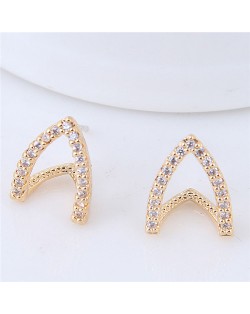 Cubic Zirconia Embellished Hoof Shape High Fashion Stud Earrings - Golden