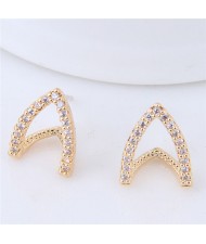 Cubic Zirconia Embellished Hoof Shape High Fashion Stud Earrings - Golden