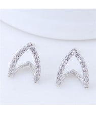 Cubic Zirconia Embellished Hoof Shape High Fashion Stud Earrings - Silver