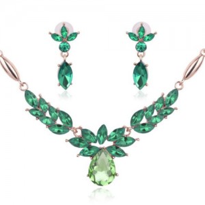 Rhinestone Flower Pattern Graceful 2pcs Golden Fashion Jewelry Set - Green