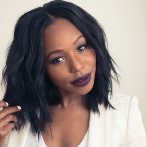7 Colors Available Middle Side Part Curly Style High Fashion Women Short Synthetic Wig