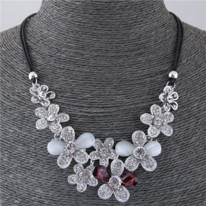 Rhinestone Embellished Flowers Cluster Design Short Rope Costume Necklace - Red