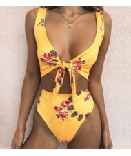 Floral Prints Bandage Fashion Split Bikini Swimwear - Yellow