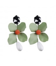 Vivid Chunky Flower Dangling Fashion Women Statement Earrings - Green
