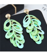 Resin Leaves Cluster Dangling Pendant Design High Fashion Costume Earrings - Green