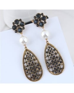 Pearl and Rhinestone Inlaid Vintage Dangling Hollow Waterdrop Design Women Statement Earrings - Black