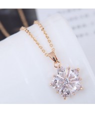 Delicate Cubic Zirconia Shining Flower Pendant Korean Fashion Costume Necklace - Golden