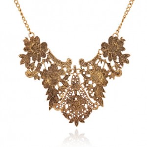 Vintage Hollow Flower Pattern Pendant Chunky Style Women Fashion Statement Necklace - Golden