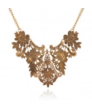 Vintage Hollow Flower Pattern Pendant Chunky Style Women Fashion Statement Necklace - Golden