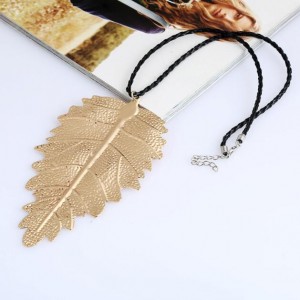 Giant Alloy Leaf Pendant High Fashion Rope Necklace - Golden