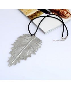 Giant Alloy Leaf Pendant High Fashion Rope Necklace - Silver
